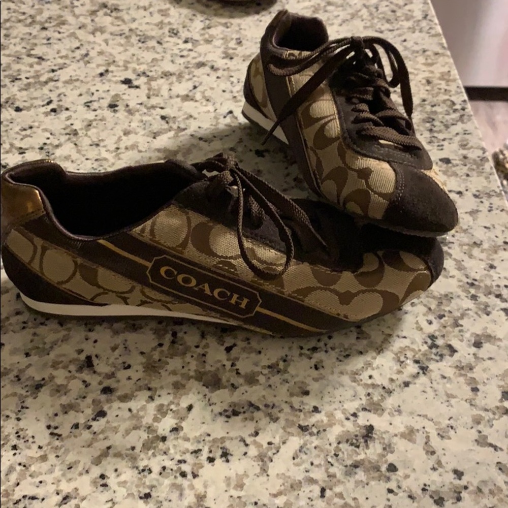 Tennis Shoes